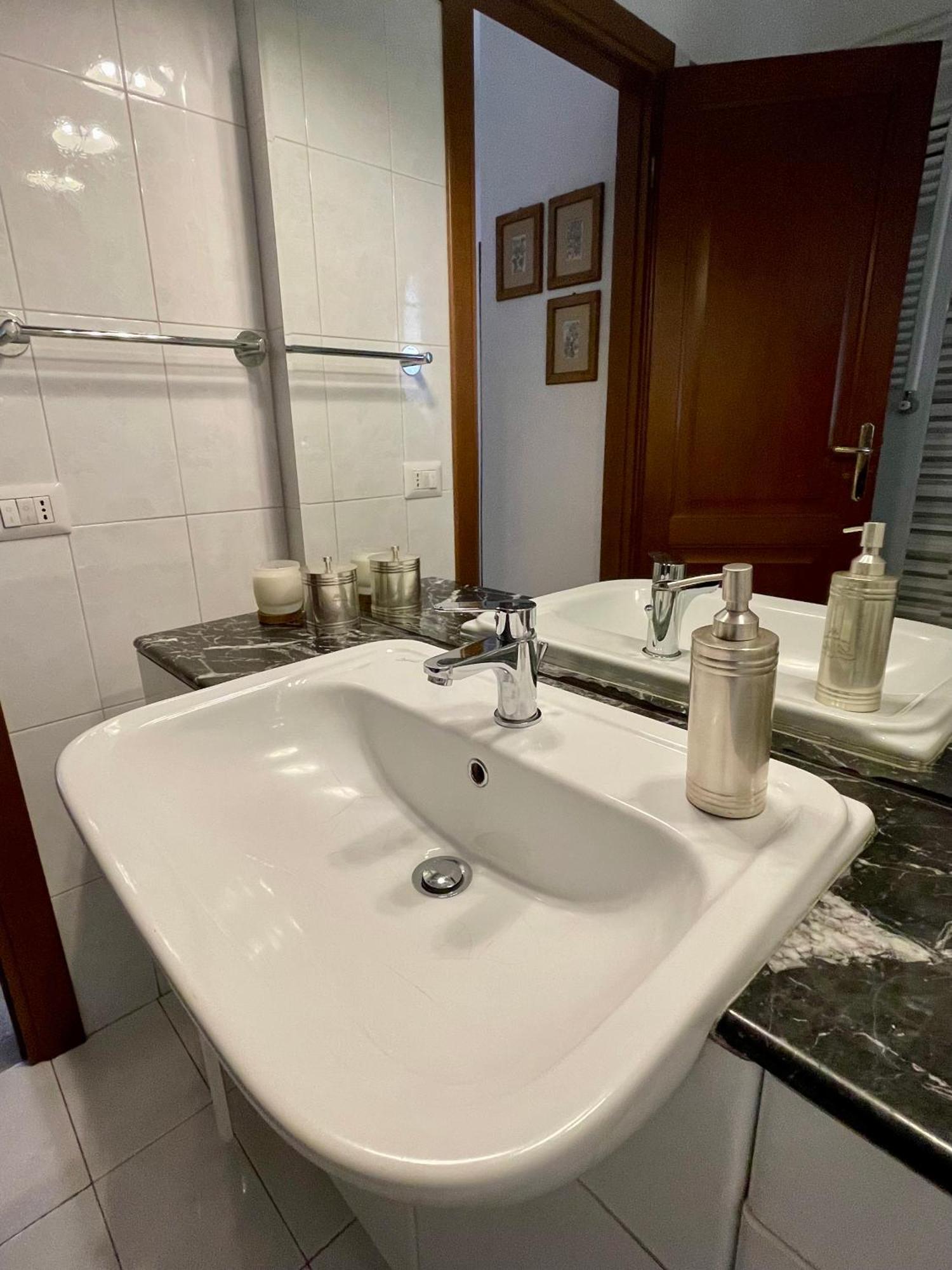 Apartmán Domus Urbani Řím Exteriér fotografie
